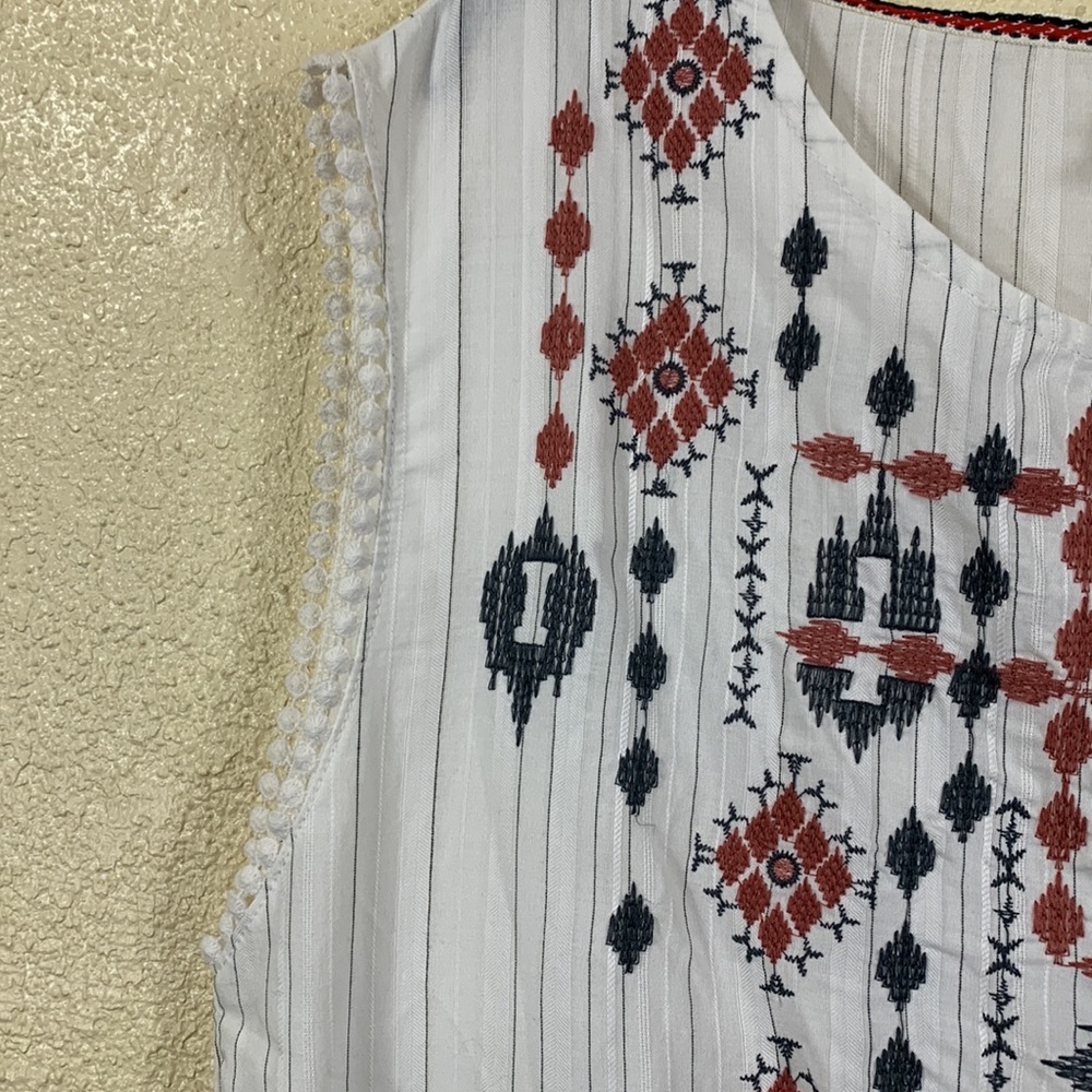 Knox Rose Top Blouse White Brown Embroidered M Light Weight Sleeveless Tiered - Picture 5 of 14